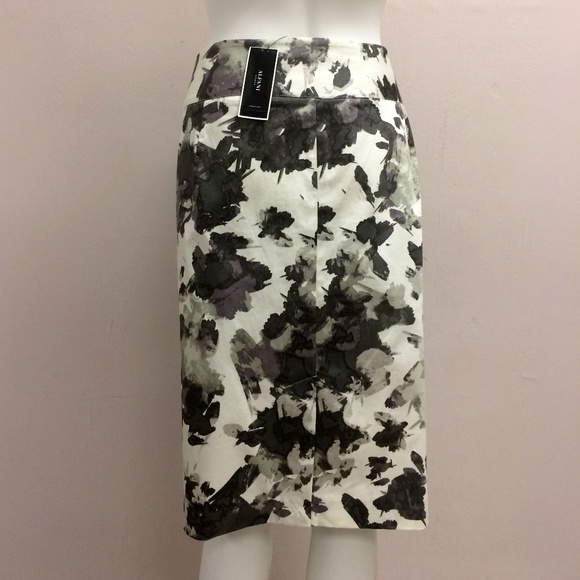 Alfani Woman Multi-color Floral Toss Skirt - Picture 8 of 8